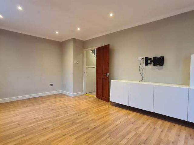 Maisonette for sale in London Borough of Hounslow, Greater London