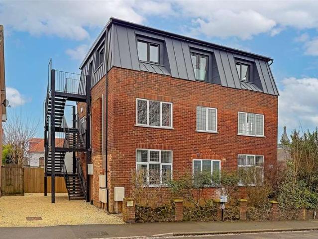 Maisonette for sale in St Albans, Five Acres