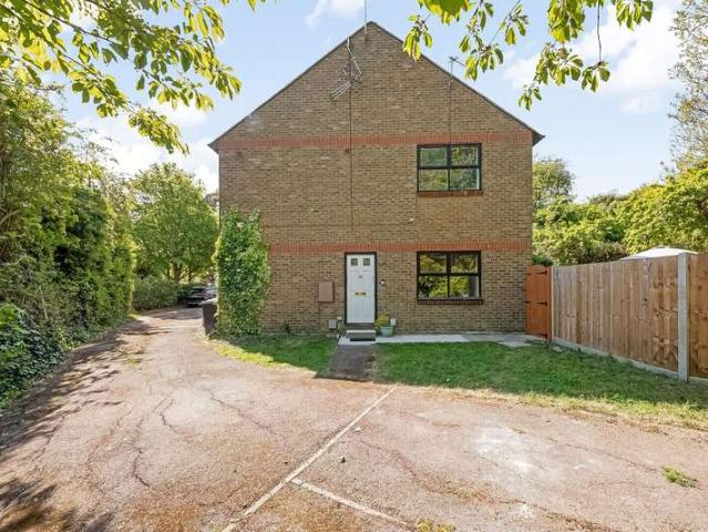Maisonette for sale in London Borough of Lewisham, Brockley