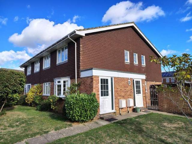 Maisonette for sale in St Marks, Maidenhead