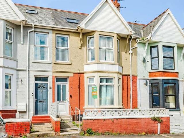 Maisonette for sale in Porthcawl, Nottage