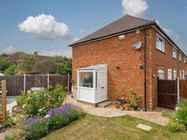 Maisonette for sale in Epsom, Surrey