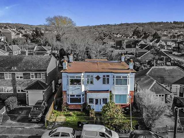 Maisonette for sale in South Benfleet, Essex