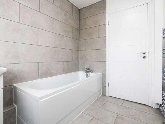 Maisonette for sale in Bromley Common, Greater London