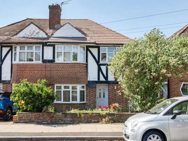 Maisonette for sale in London Borough of Merton, Greater London