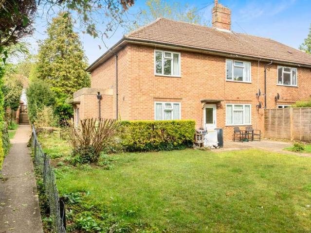 Maisonette for sale in Sevenoaks, The Butts