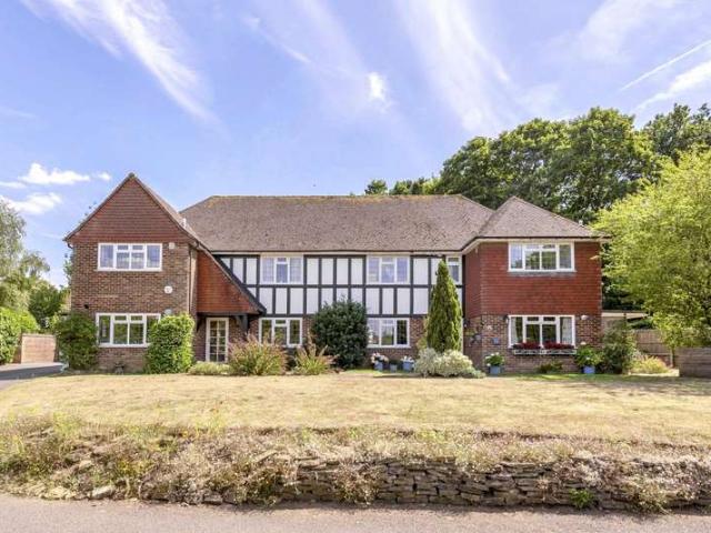 Maisonette for sale in Boxgrove, Westborough