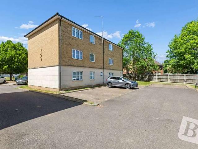Maisonette for sale in Dagenham, Greater London
