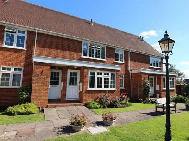 Maisonette for sale in Alderminster, Warwickshire
