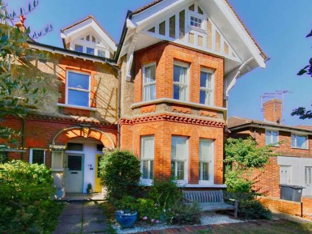 Maisonette for sale in London Borough of Richmond upon Thames, Greater London