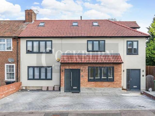 Maisonette for rent in Elmstead, Greater London