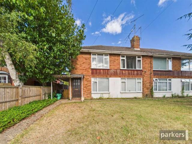Maisonette for sale in Woodley