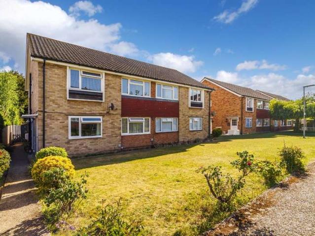 Maisonette for sale in Woodcote, Epsom