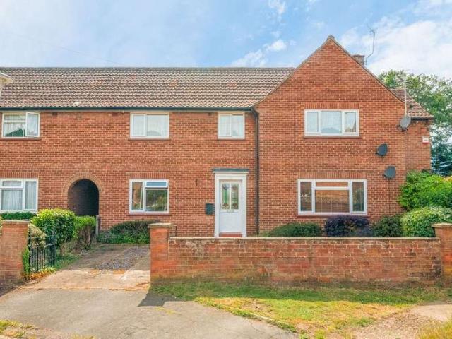 Maisonette for sale in Iver, Iver Heath