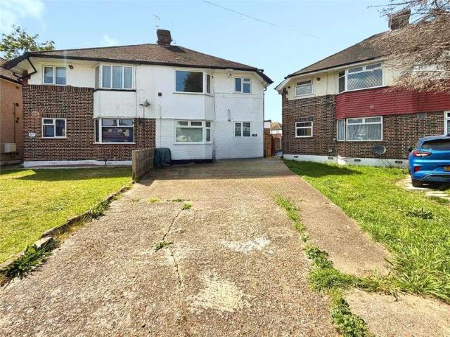 Maisonette for sale in London Borough of Hounslow, Greater London