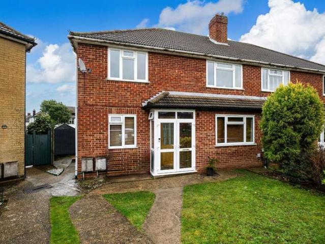 Maisonette for sale in Stoneleigh, Ewell