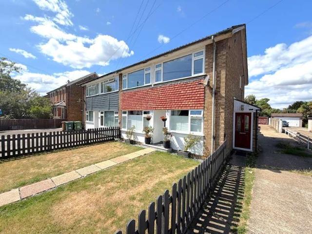 Maisonette for sale in Ashford, Spelthorne
