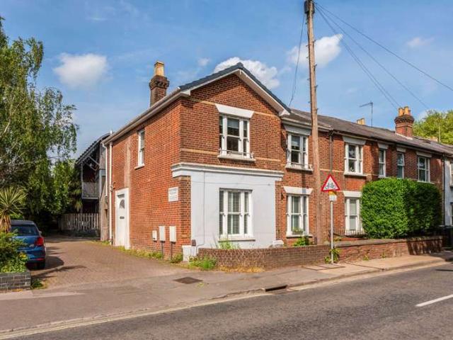 Maisonette for sale in Hampshire
