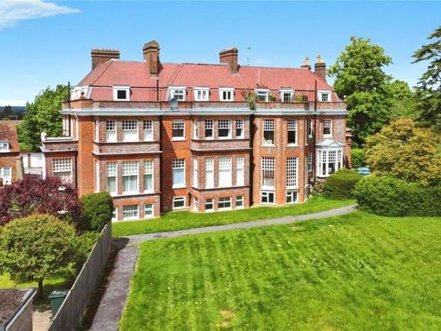 Maisonette for sale in Caversham Park, Reading