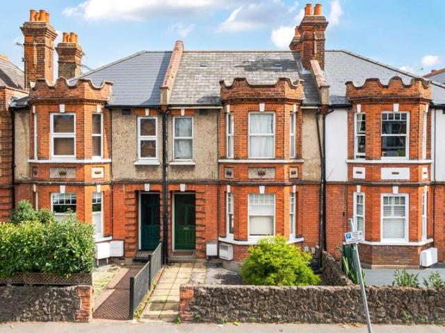 Maisonette for sale in Royal Borough of Kingston upon Thames, Greater London