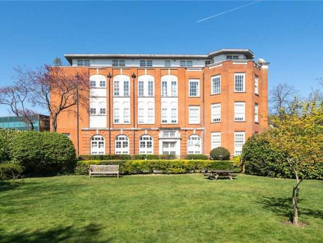 Maisonette for sale in Wandsworth, Greater London