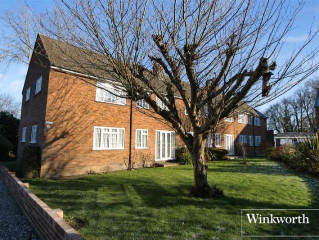 Maisonette for sale in Elstree, Hertsmere