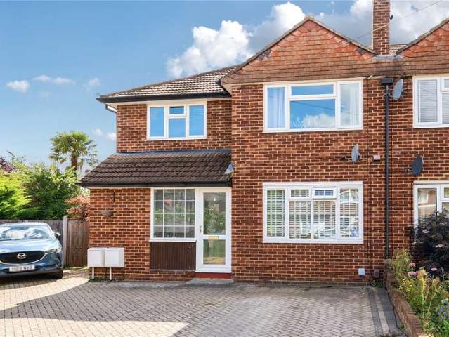 Maisonette for sale in Blackhills, Surrey