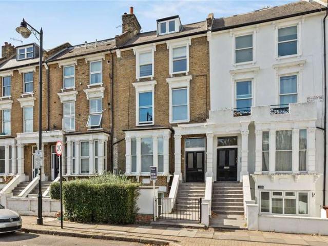 Maisonette for sale in Highbury, Greater London