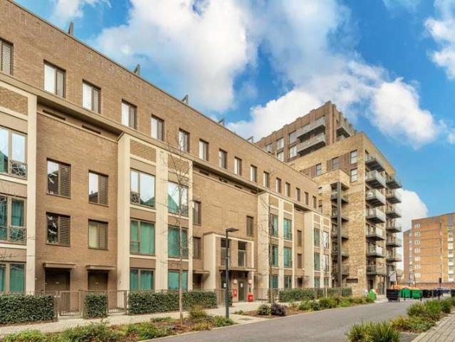 Duplex for sale in East Ham, Upton Park