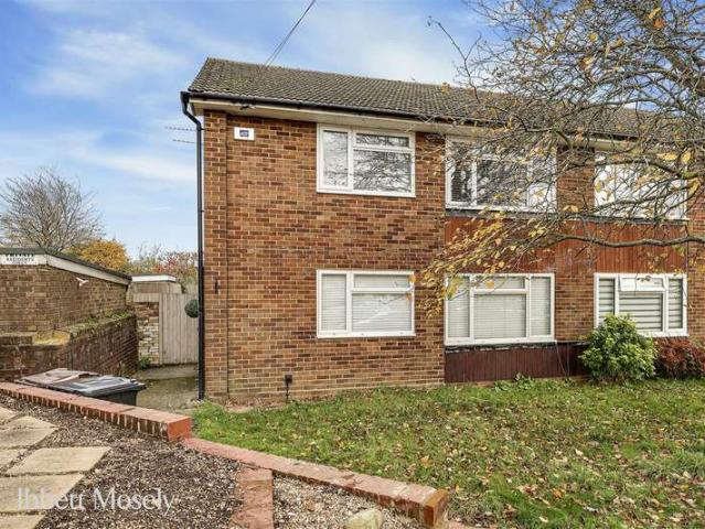 Maisonette for sale in The Butts, Kent