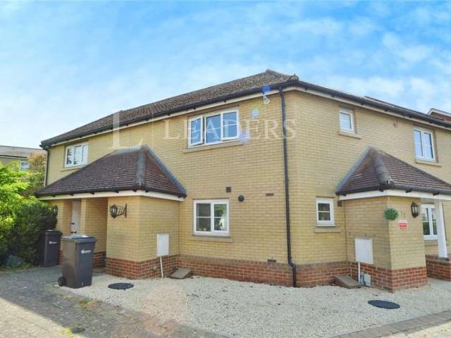 Maisonette for sale in Chipping Hill, Essex