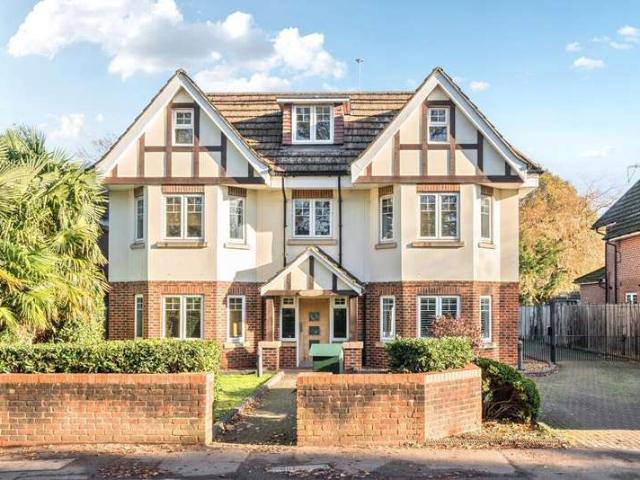Maisonette for sale in Runnymede, Surrey