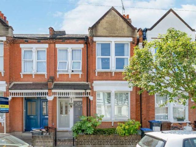Maisonette for sale in London Borough of Merton, Greater London