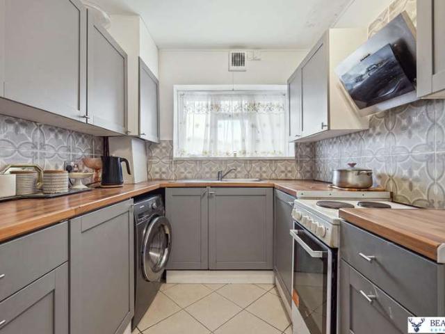 Maisonette for sale in Freezywater, Greater London