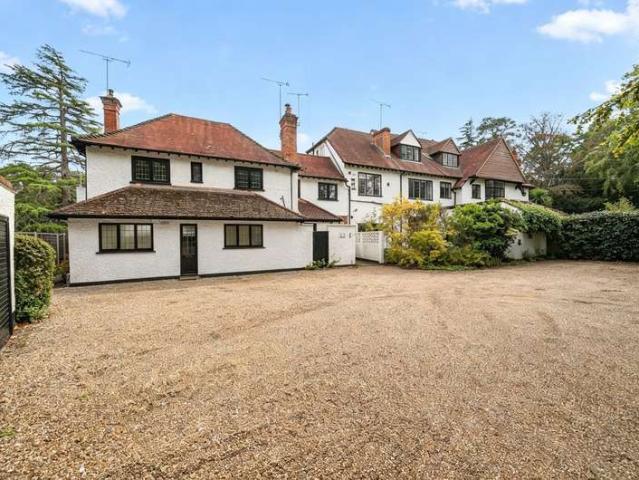 Maisonette for sale in Pyrford, Woking