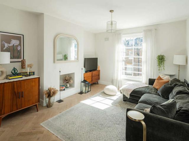 Maisonette for sale in Camberwell, Greater London