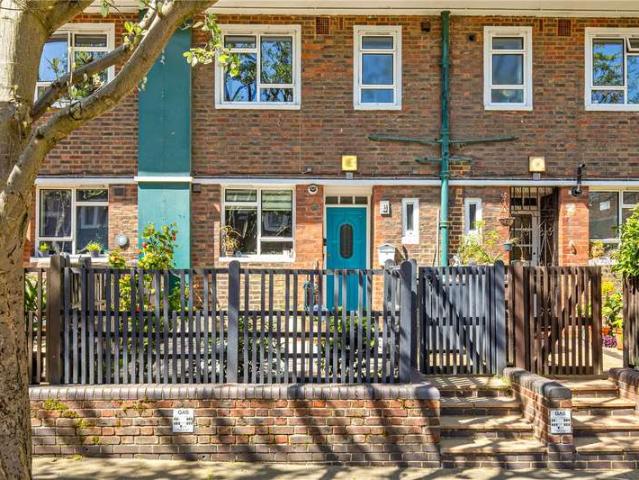 Maisonette for sale in Islington, Greater London