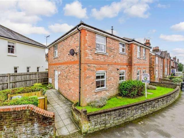 Maisonette for sale in Woodhatch, Red Hill