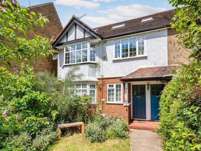 Maisonette for sale in London Borough of Merton, Merton Park