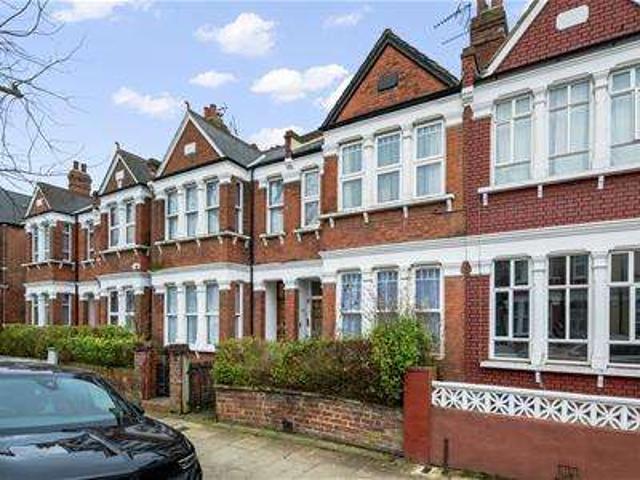 Maisonette for sale in Cricklewood, Greater London