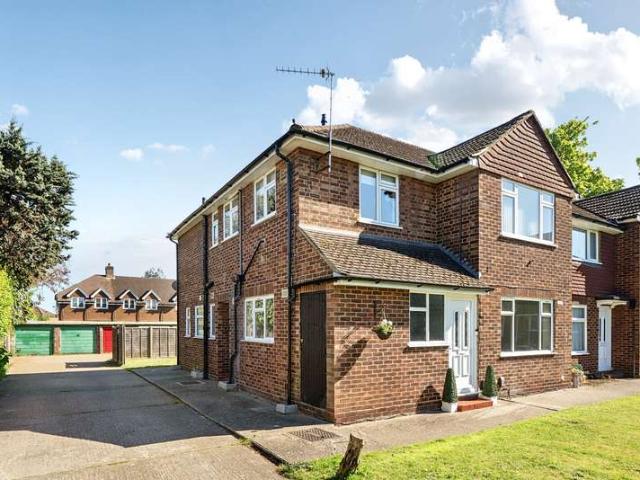 Maisonette for sale in Row Town, Surrey