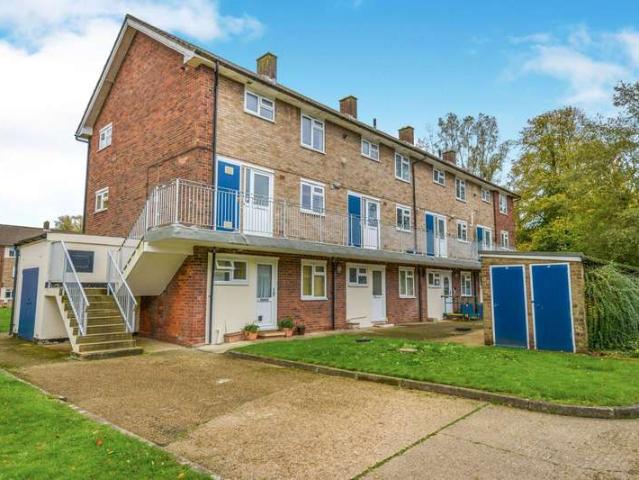 Maisonette for sale in Five Acres, Hertfordshire