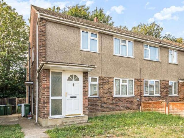 Maisonette for sale in North End, Greater London