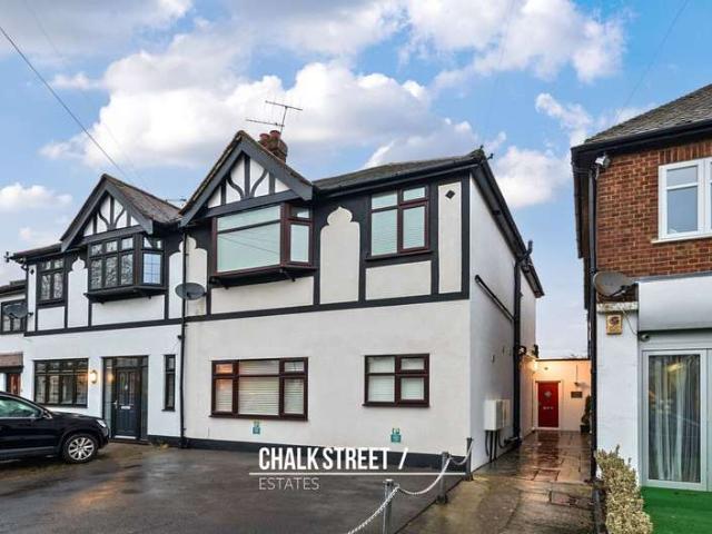 Maisonette for rent in Cranham, Greater London