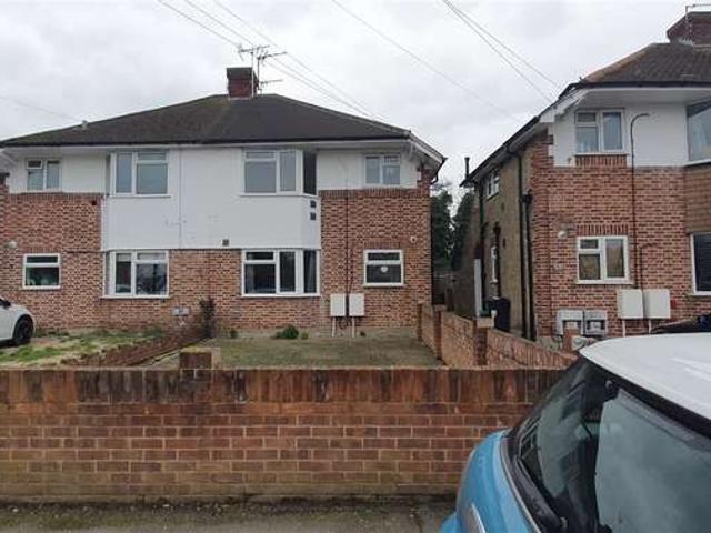 Maisonette for sale in New Bedfont, Greater London