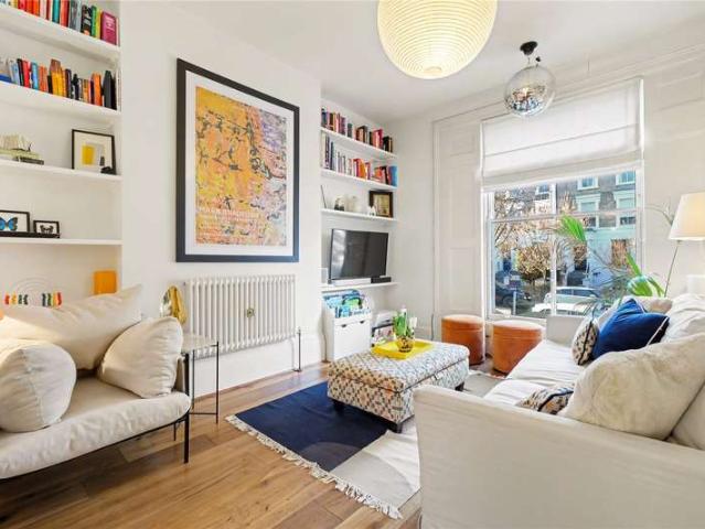 Maisonette for sale in Islington, Greater London