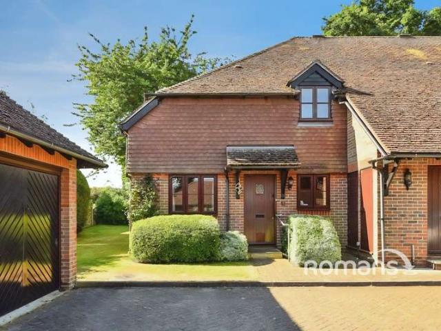 Maisonette for sale in Eversley, Hart