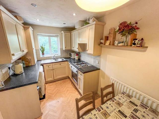 Maisonette for sale in Elmfield, Leicestershire