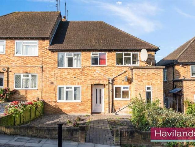 Maisonette for sale in Southgate, Oakwood