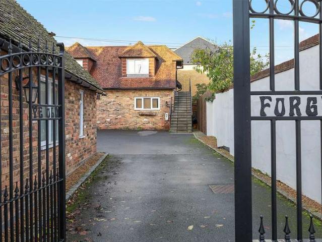 Maisonette for sale in South Park, Red Hill